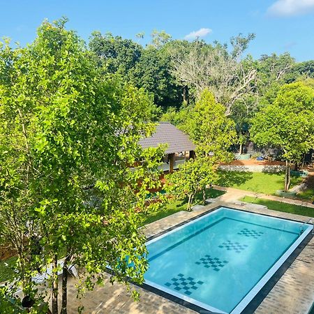Maapagala Resort Сигирия Екстериор снимка