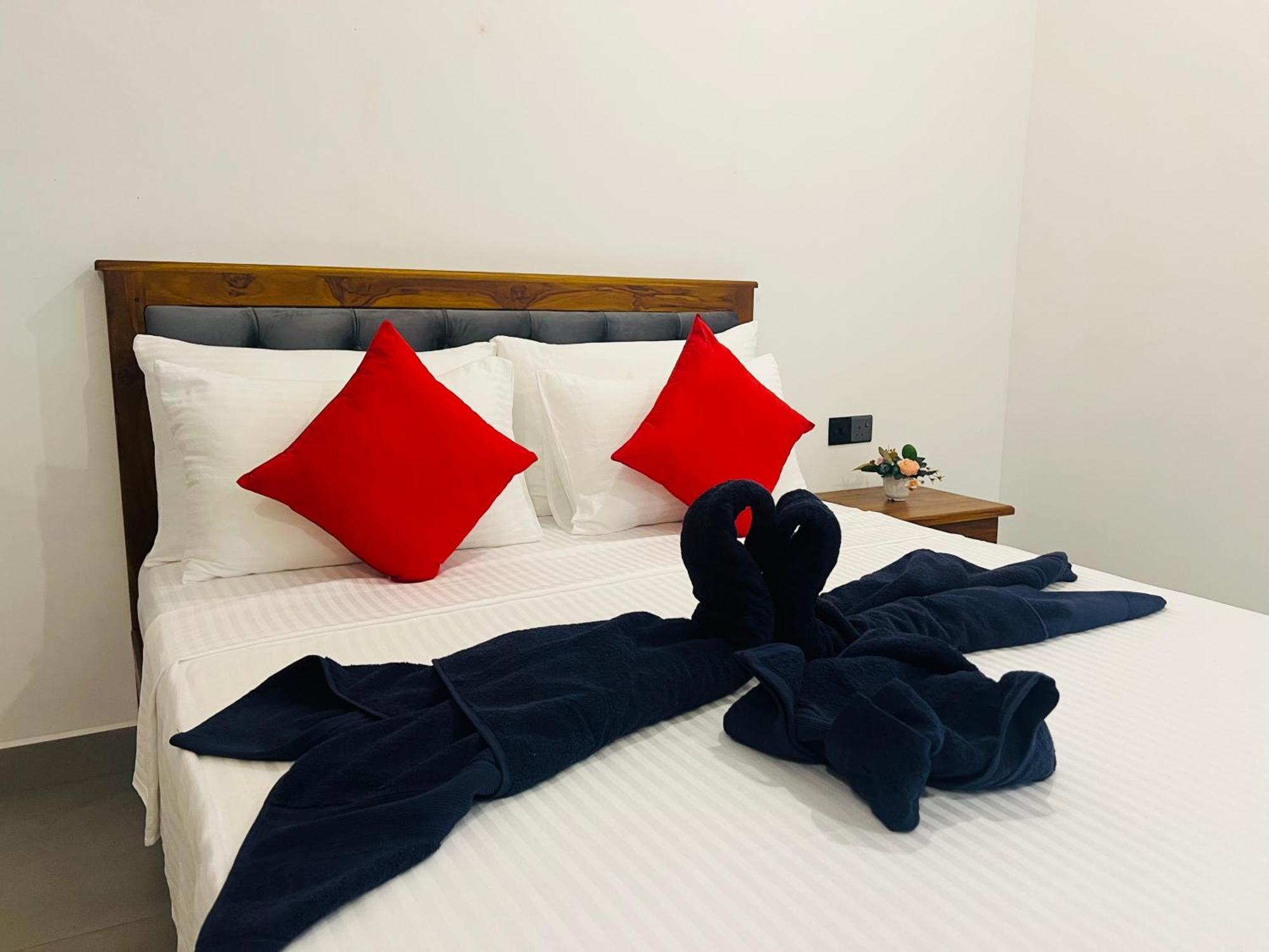 Maapagala Resort Сигирия Екстериор снимка