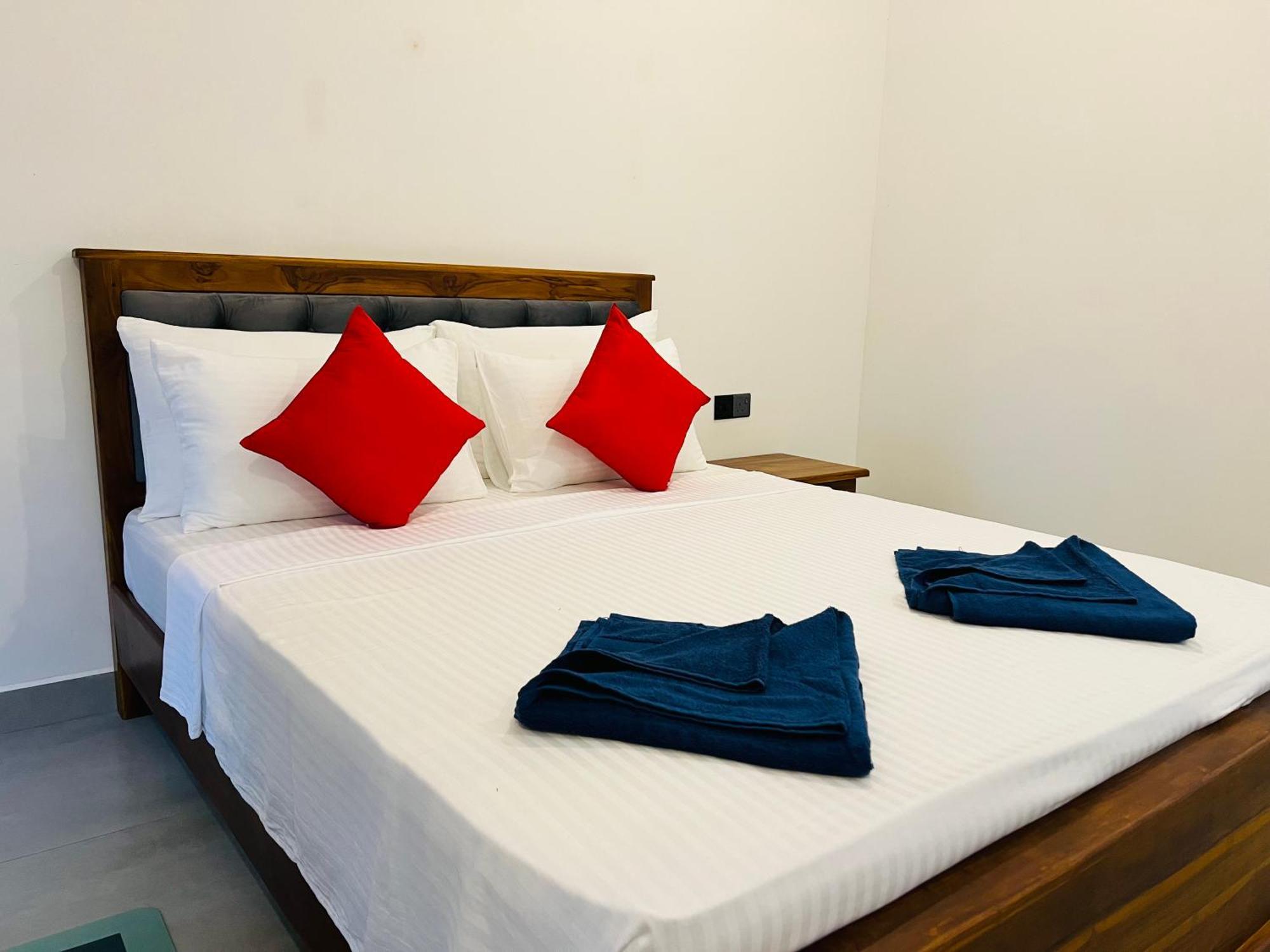 Maapagala Resort Сигирия Екстериор снимка
