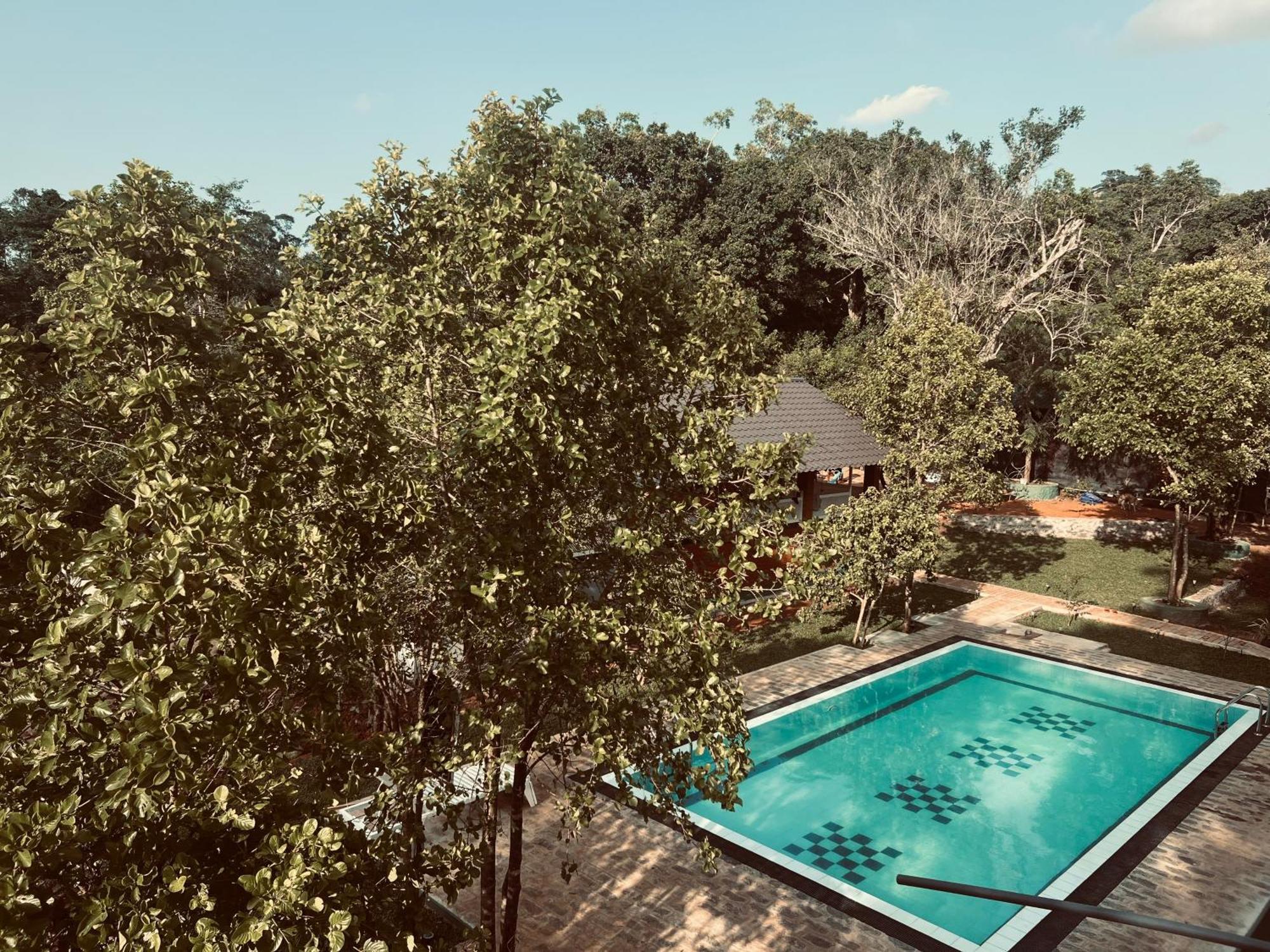 Maapagala Resort Сигирия Екстериор снимка