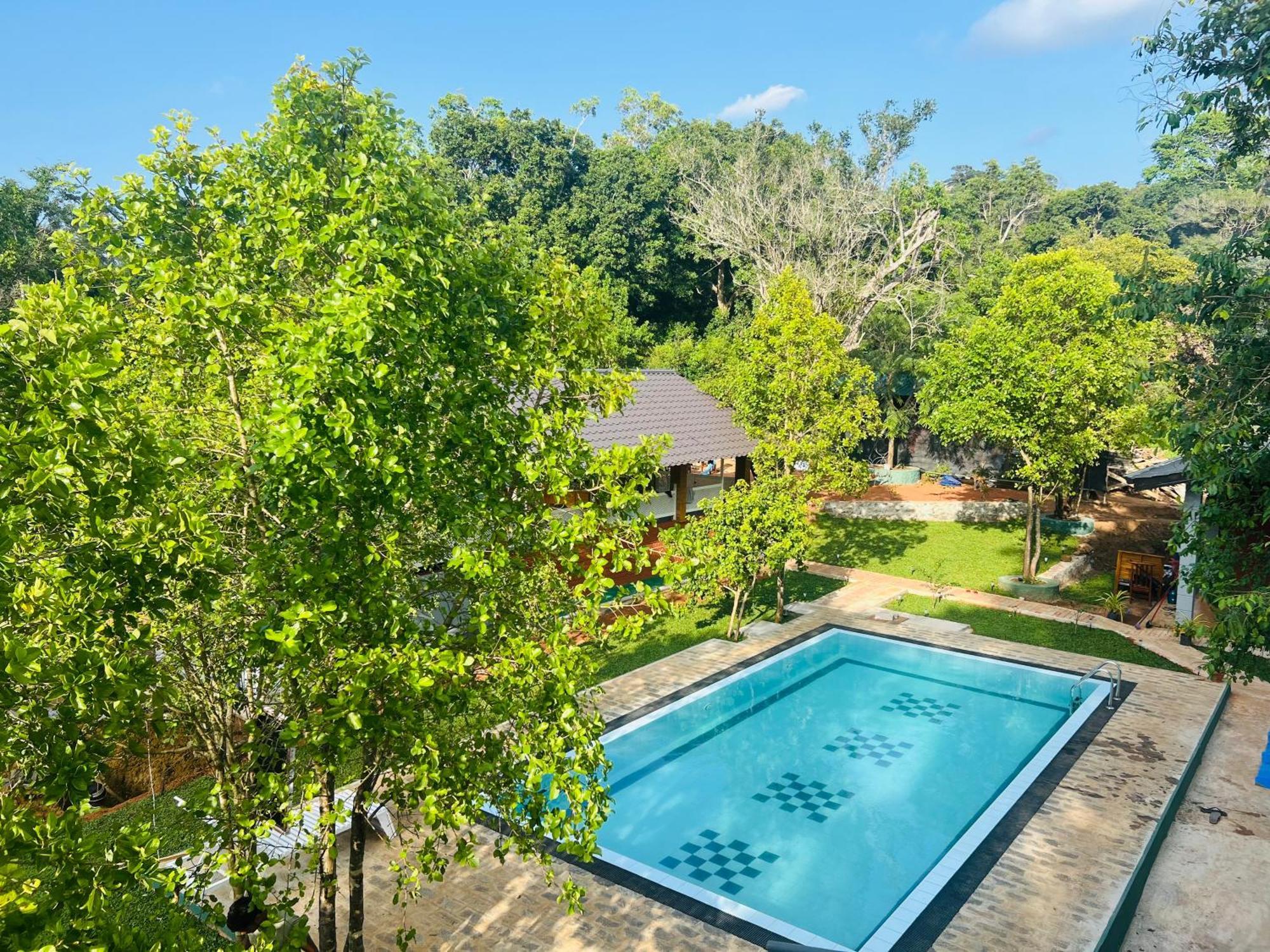 Maapagala Resort Сигирия Екстериор снимка