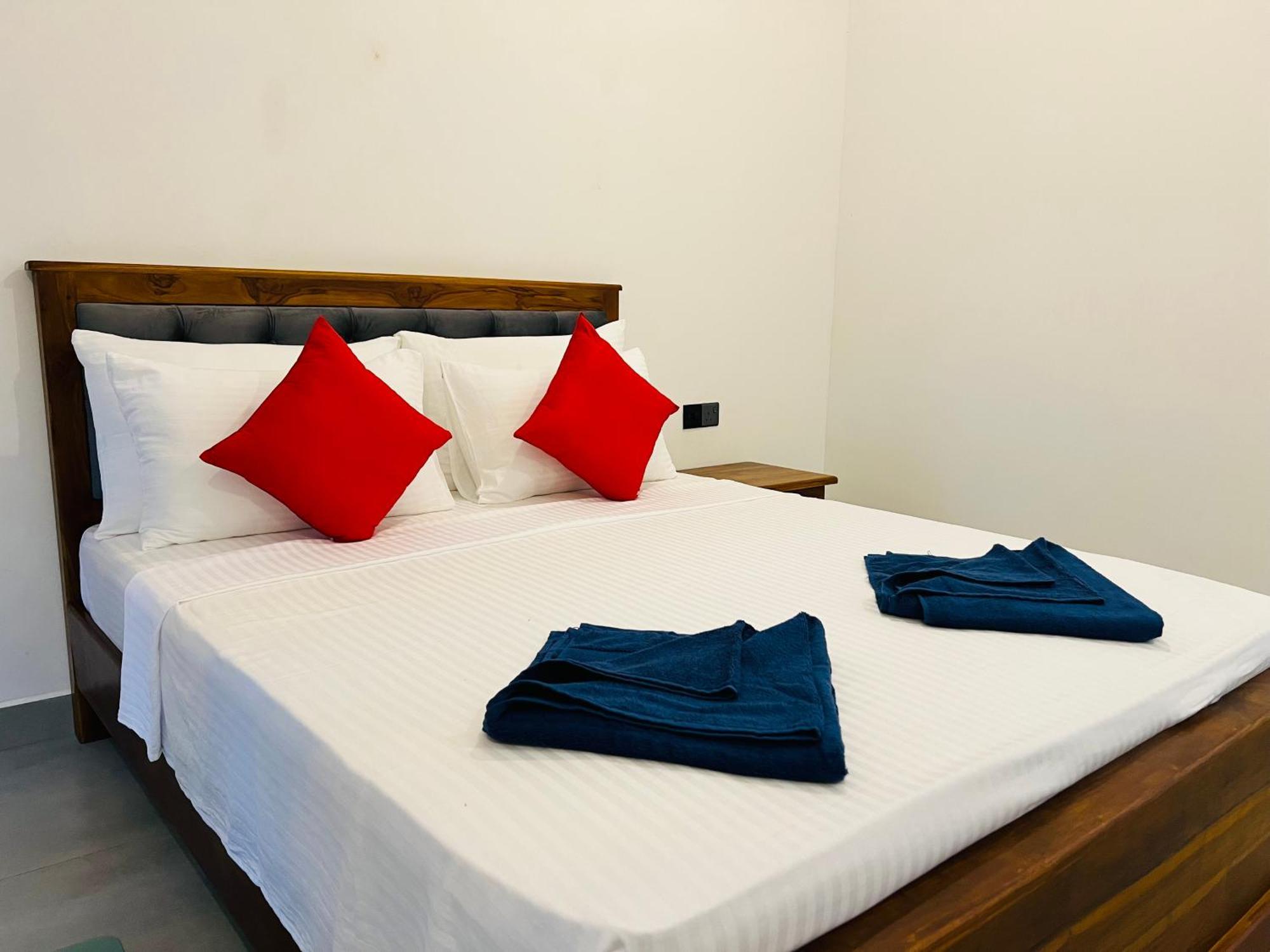 Maapagala Resort Сигирия Екстериор снимка