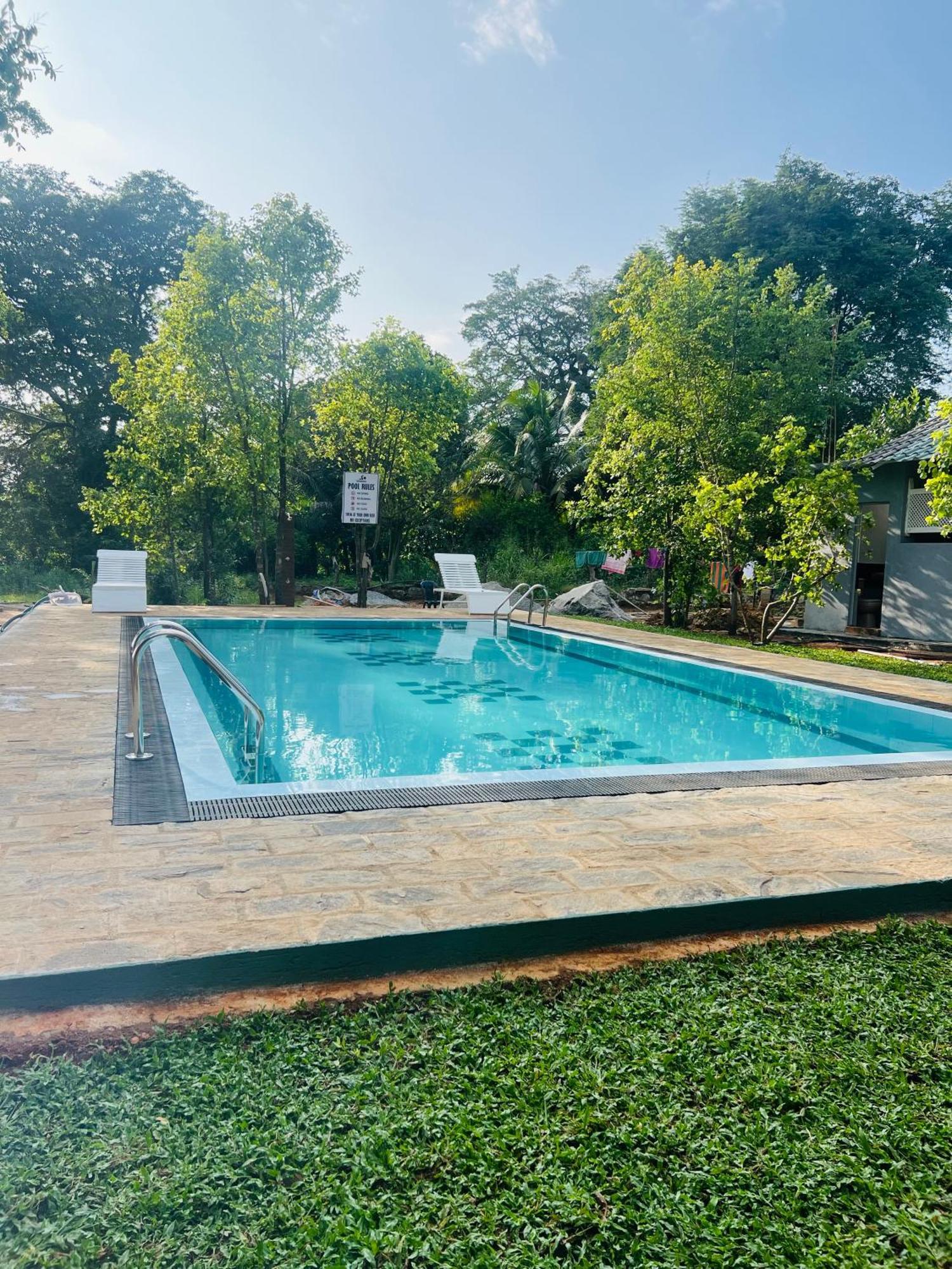Maapagala Resort Сигирия Екстериор снимка